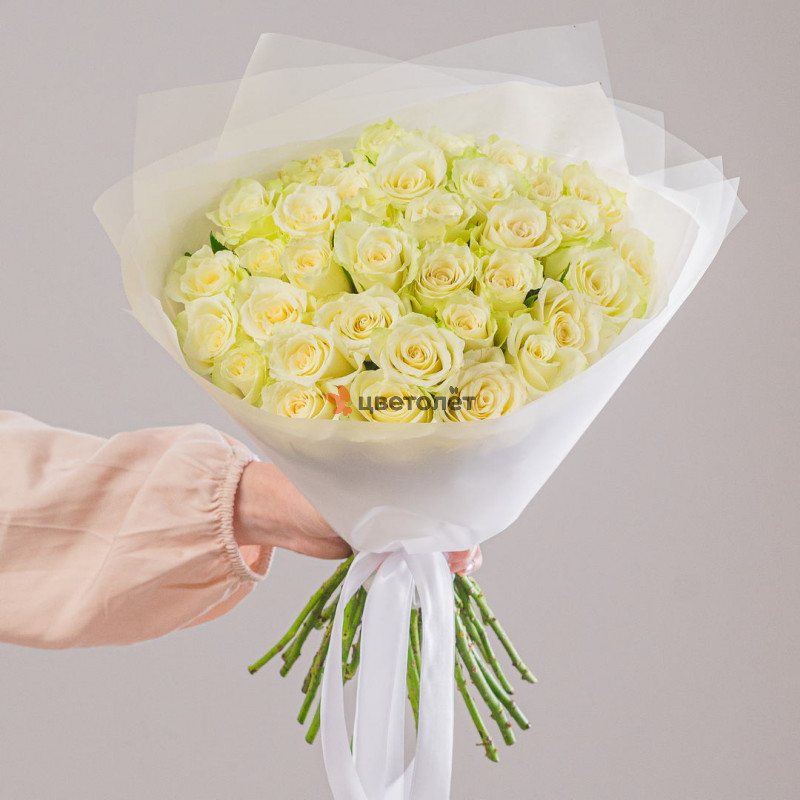 Букет из 35 белой розы 40 см
