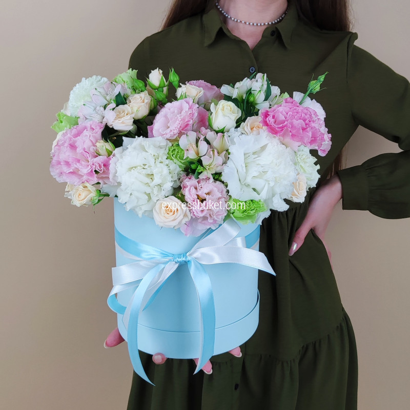 Шляпная коробка голубая